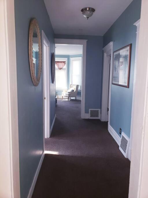 Apartment Large Four Bedroom Freshly Remodeled Chicago