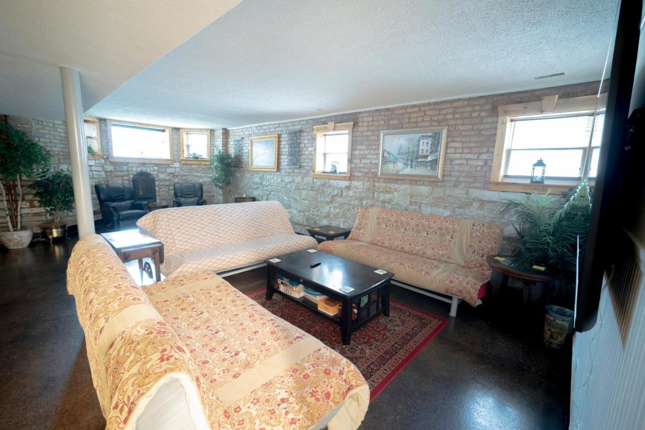 Apartamento Inspiring Grotto Sleeps 10-20 Free Tv & Parking Chicago