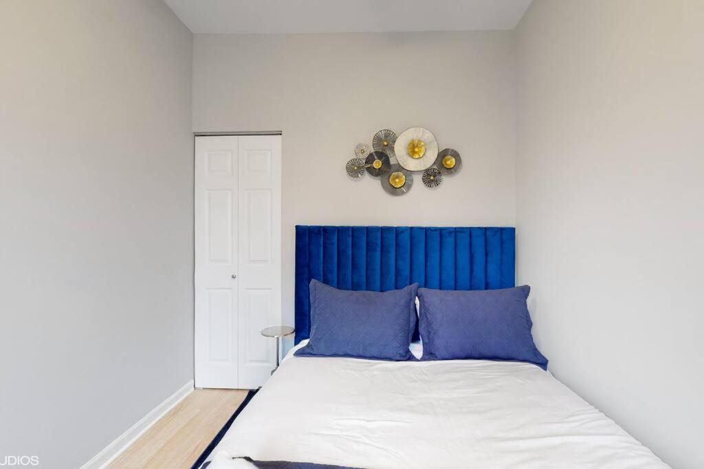 The Cozy Quarters - Sleeps 10 Apartment Chicago