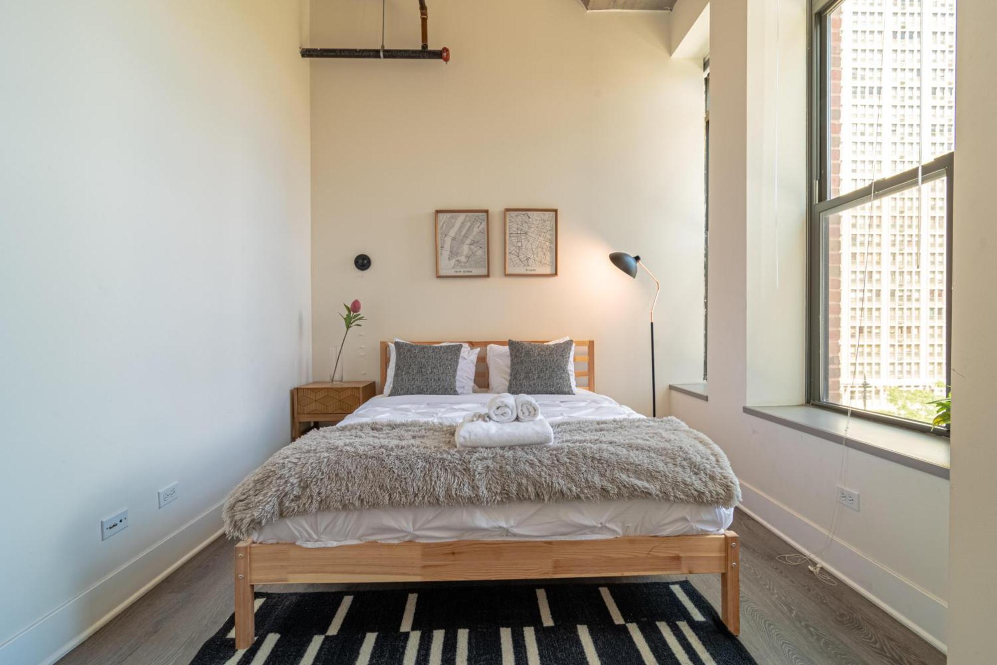 Apartment Bright 2br Luxury Corner With Optional Parking Sleeps 6 Guests Near Mccormick Place And Soldier Field