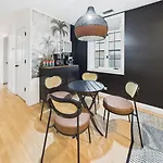 Spacious 4Br With Outdoor Oasis