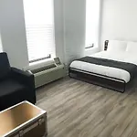 Ginosi 747 Apartel