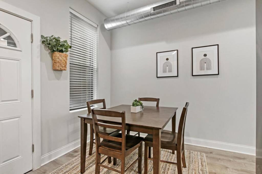 3br In Logan Square Walkable To Highlights - Park S6 *