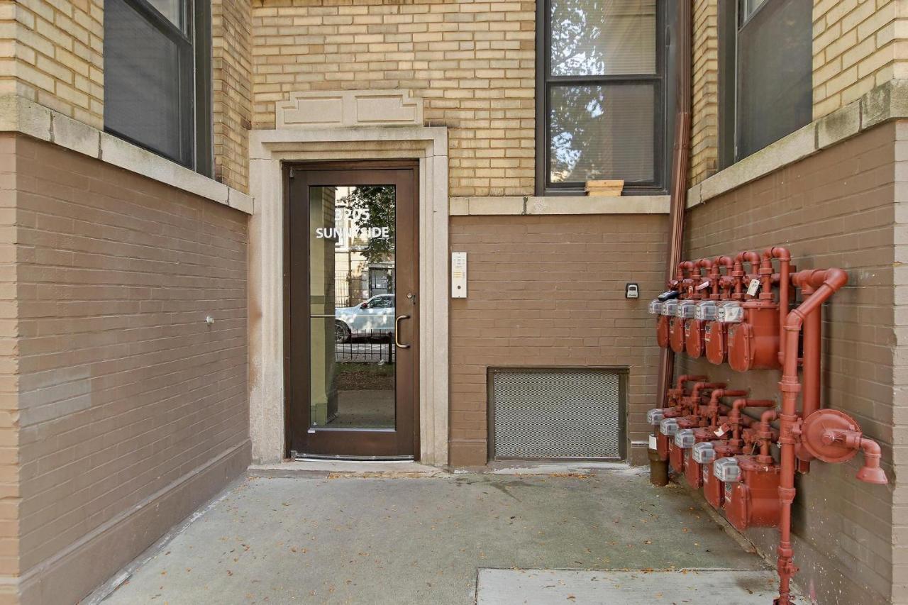 Apartment Comfy And Chic 2br Close To Shops - Sunnyside 2f *