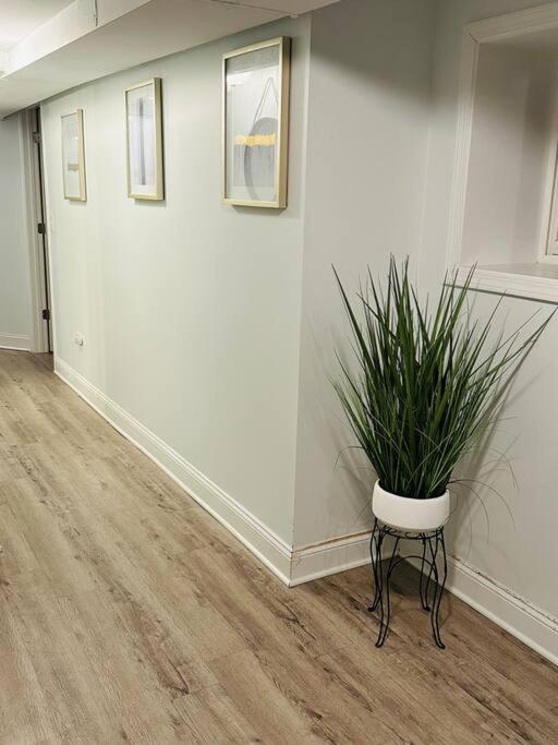 Beautifully Renovated House 10 Mins From Downtown Casa de férias