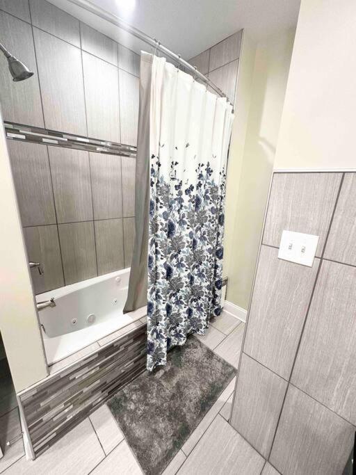 Beautifully Renovated House 10 Mins From Downtown Casa de férias Chicago