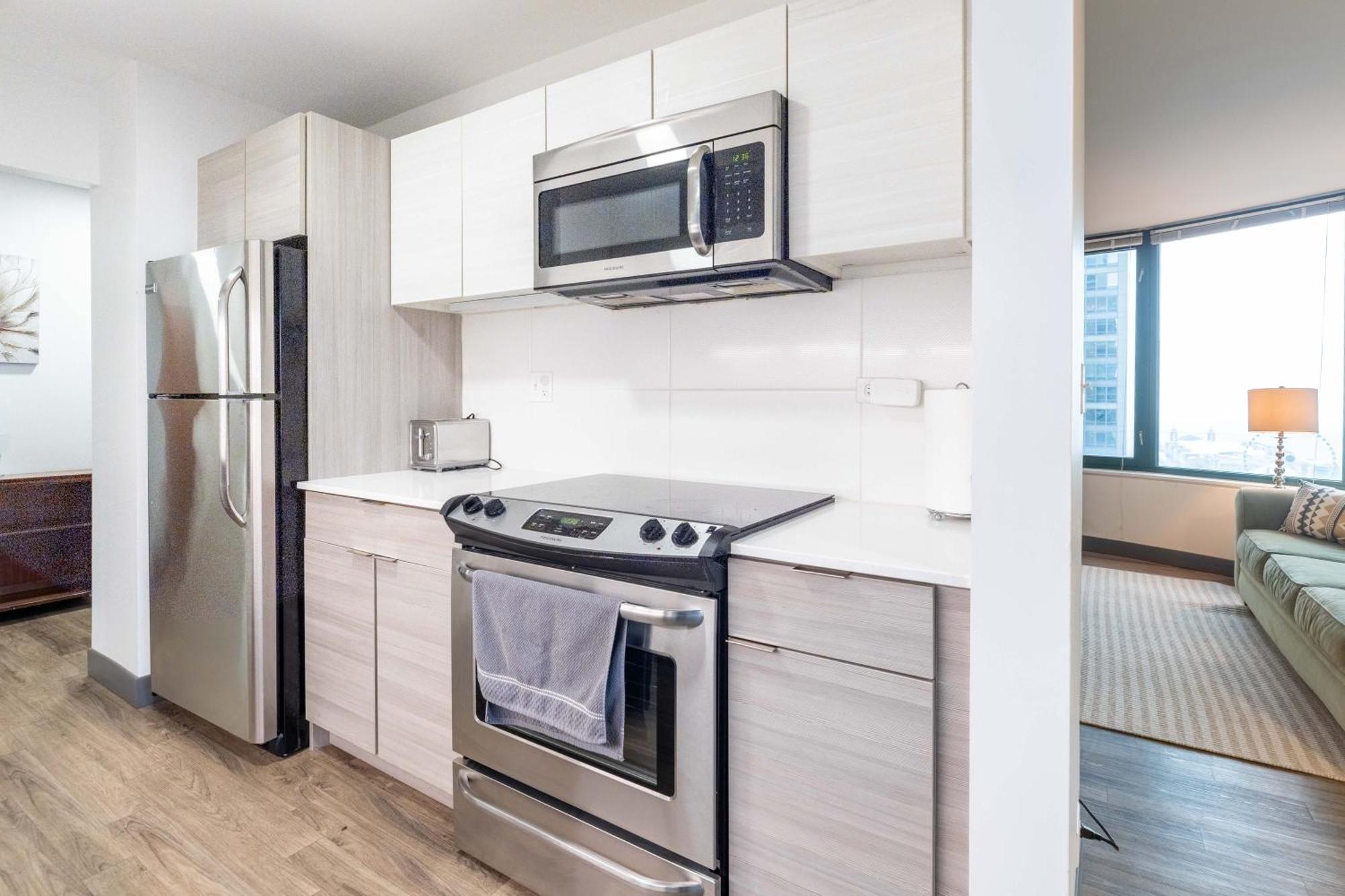 Envitae 3br Luxury Corner Loft With Navy Pier Views *