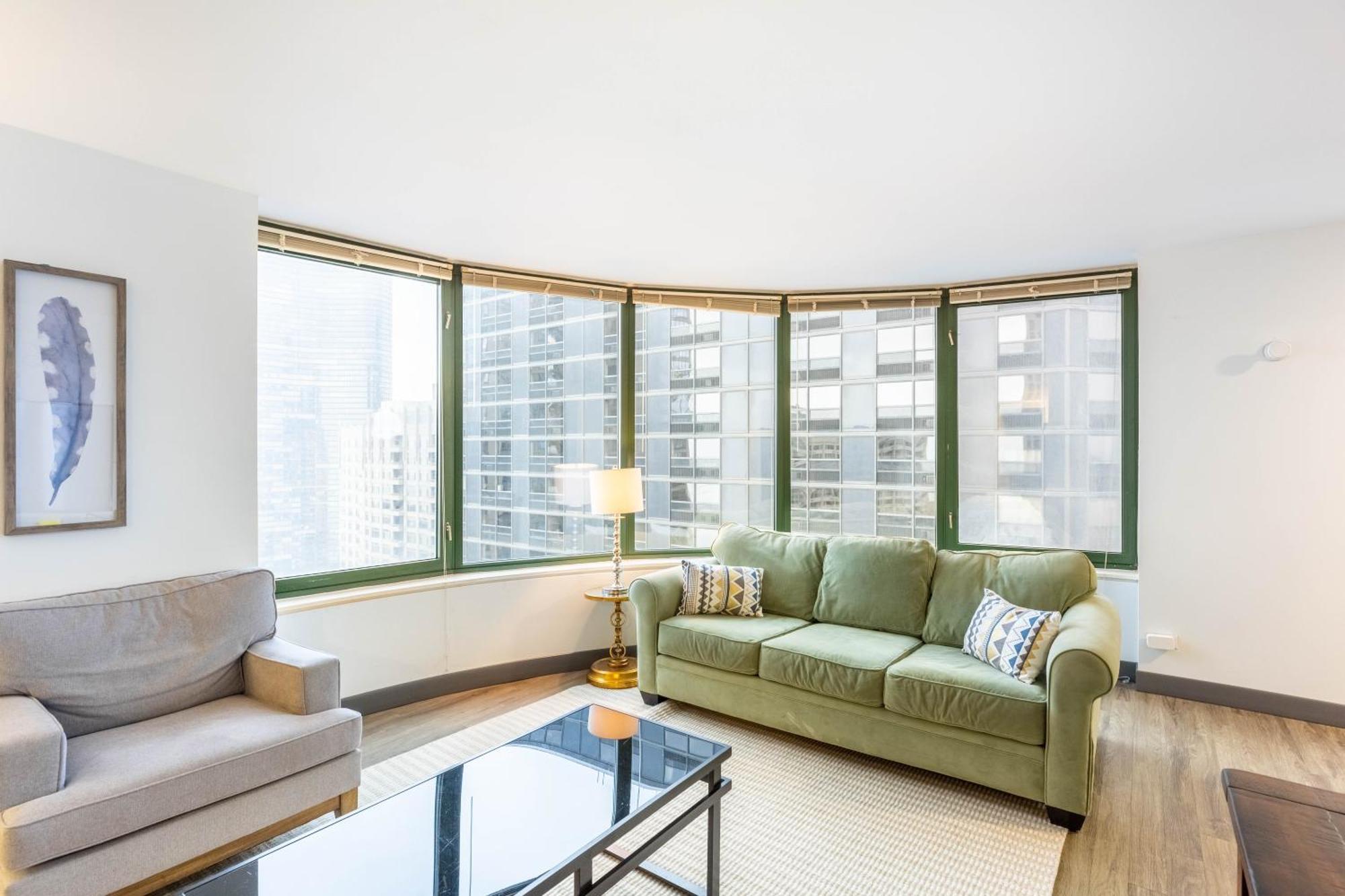 Apartment Envitae 3br Luxury Corner Loft With Navy Pier Views