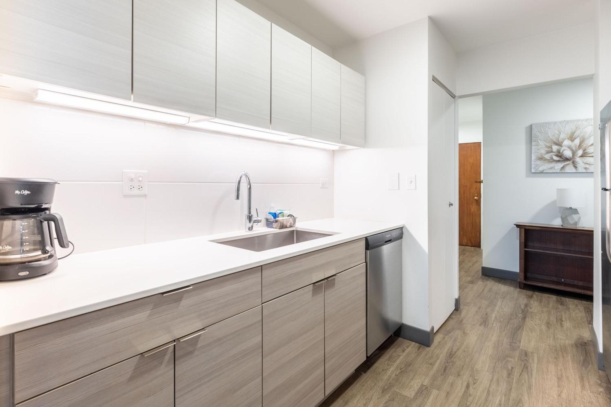 Envitae 3br Luxury Corner Loft With Navy Pier Views Apartment *
