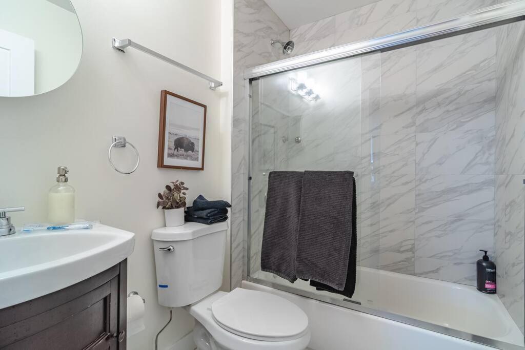 Views And Convenient 3br For Group Of 8 Guests Near Mccormick, Shedd Aquarium, Museum Campus & Navy Pier Apartment