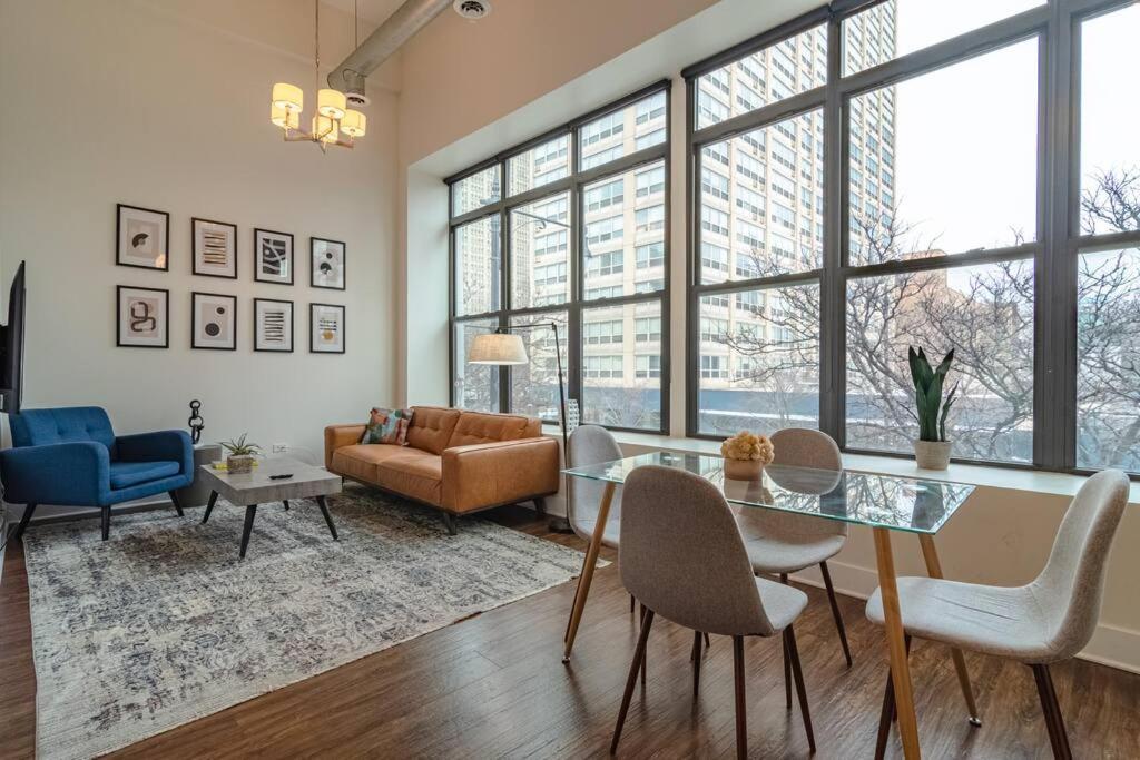 Views And Convenient 3br For Group Of 8 Guests Near Mccormick, Shedd Aquarium, Museum Campus & Navy Pier Apartment