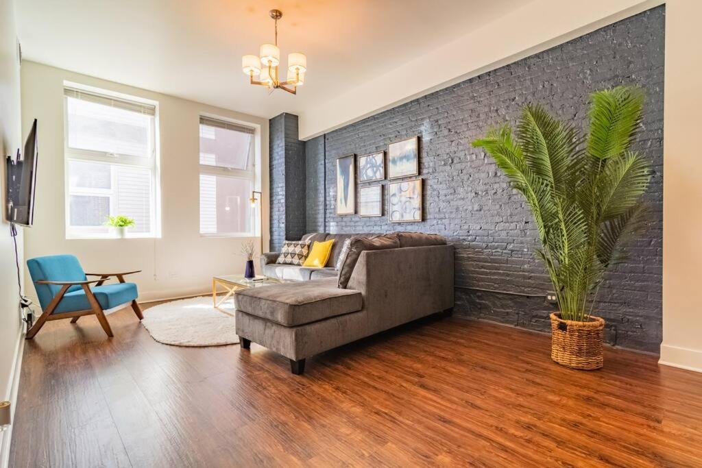 Apartment Stylish Cozy 3br 420 Friendly With Gym Near Mccormick Place, Grant Park And Soldier Field *