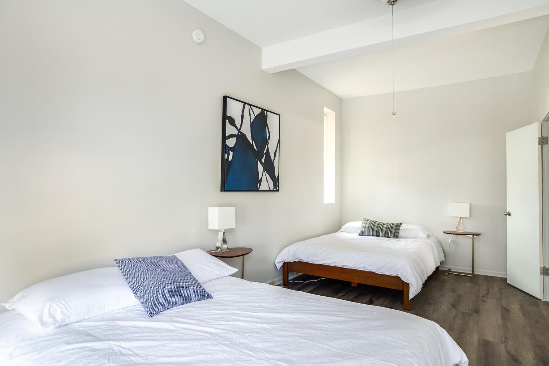 Beautifully Remodeled Second Floor Flat In River North With Private Rooftop - 2s Apartamento *