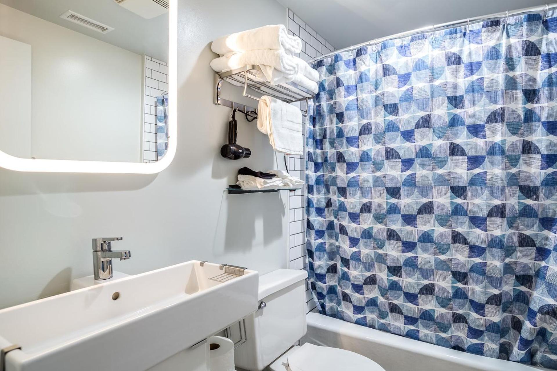 Beautifully Remodeled Second Floor Flat In River North With Private Rooftop - 2s Apartamento *