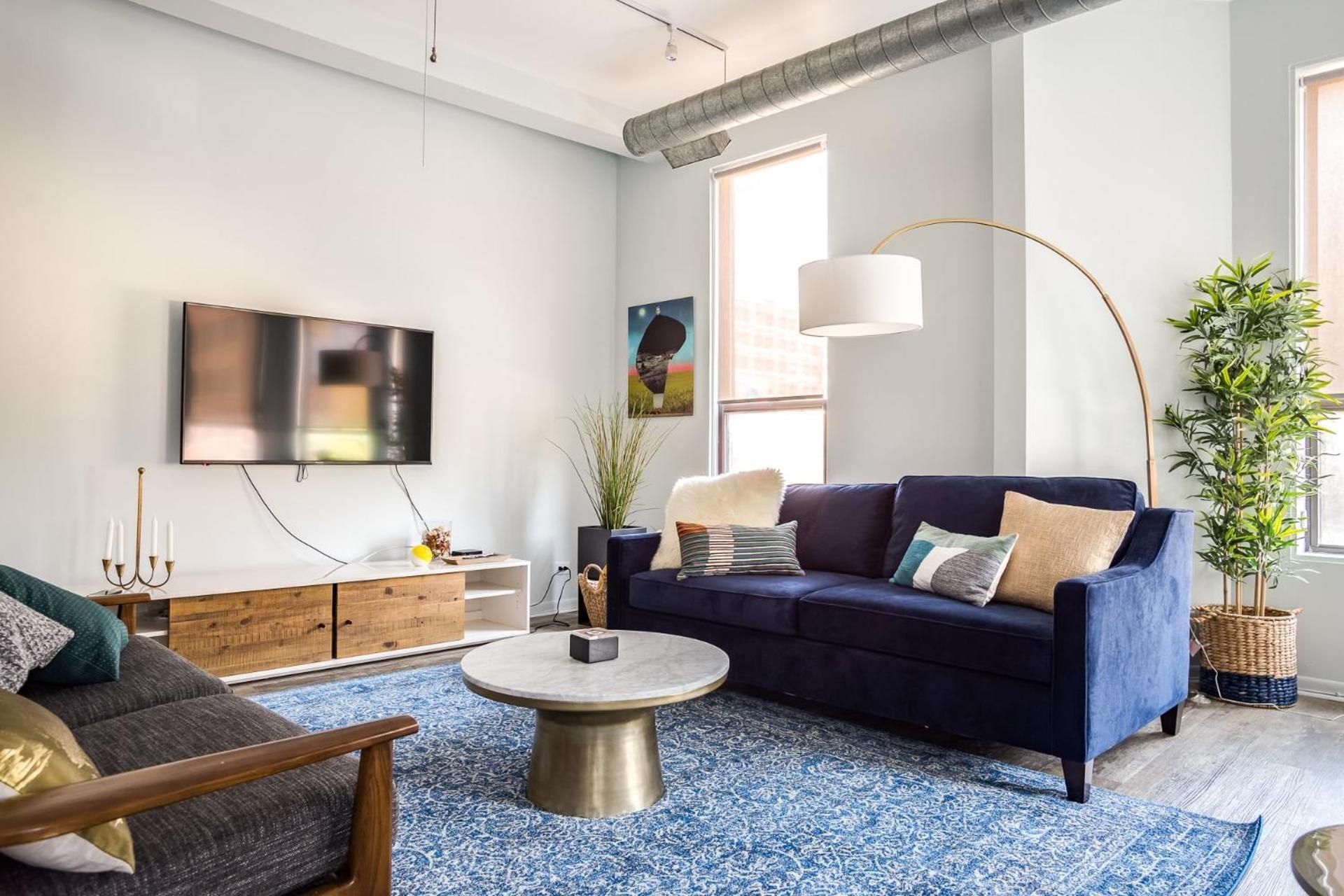 Apartamento Beautifully Remodeled Second Floor Flat In River North With Private Rooftop - 2s *
