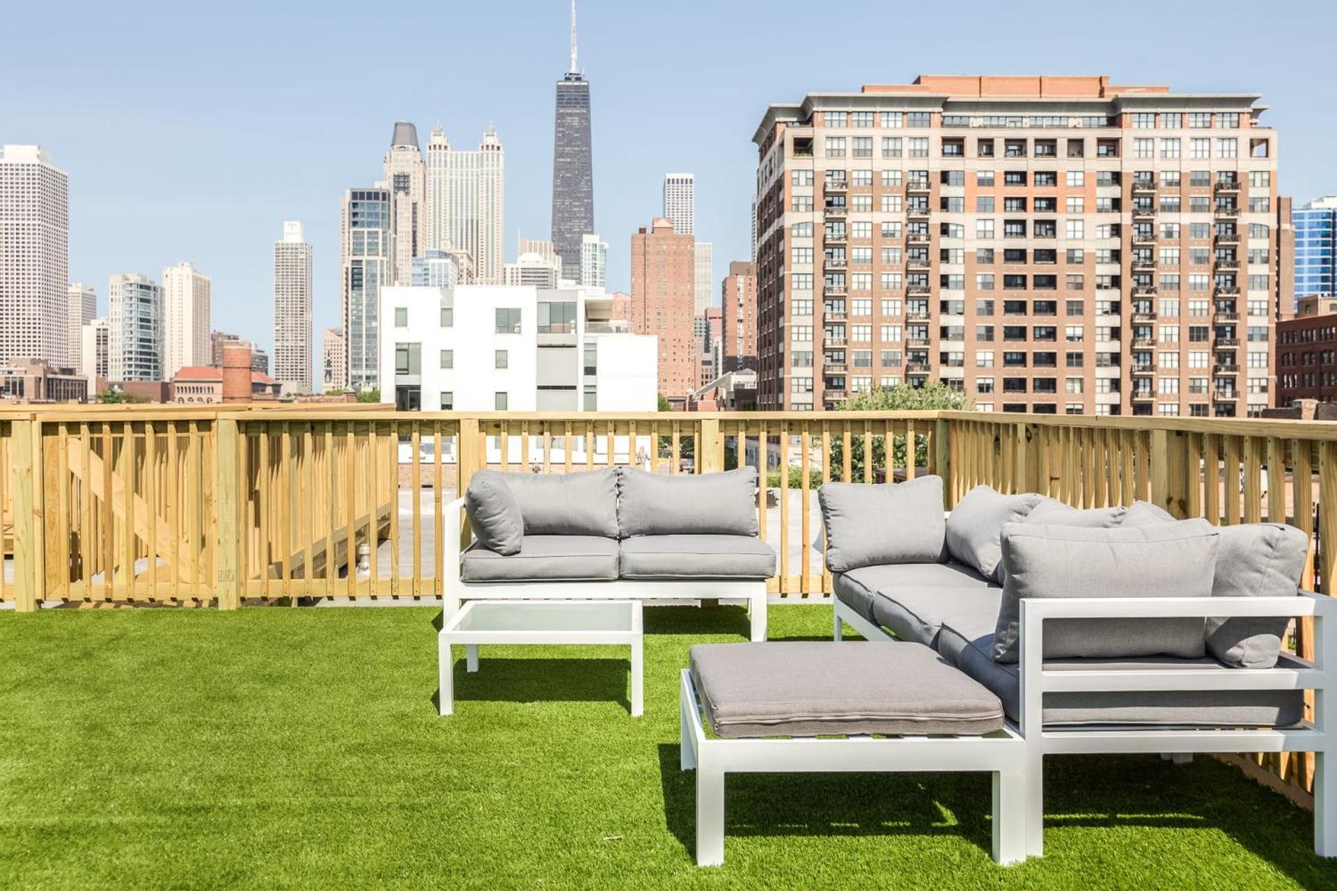 Beautifully Remodeled Second Floor Flat In River North With Private Rooftop - 2s Apartamento *