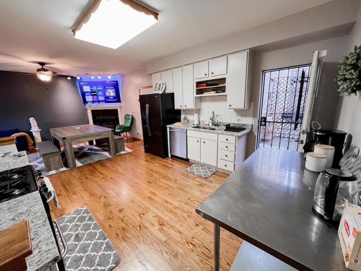 Pool Table, Pingpong, Arcade, 2-car Parking, 3 Floors! Apartamento Chicago