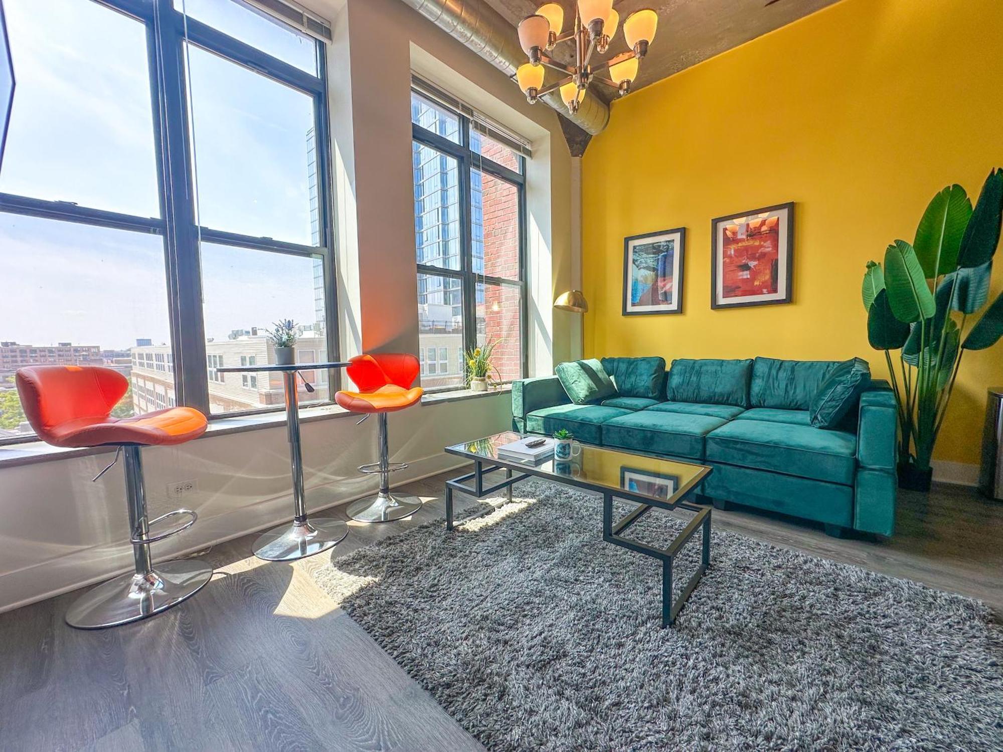 Spacious South Loop 2br Near Mccormick Place, Soldier Field & Downtown Apartment