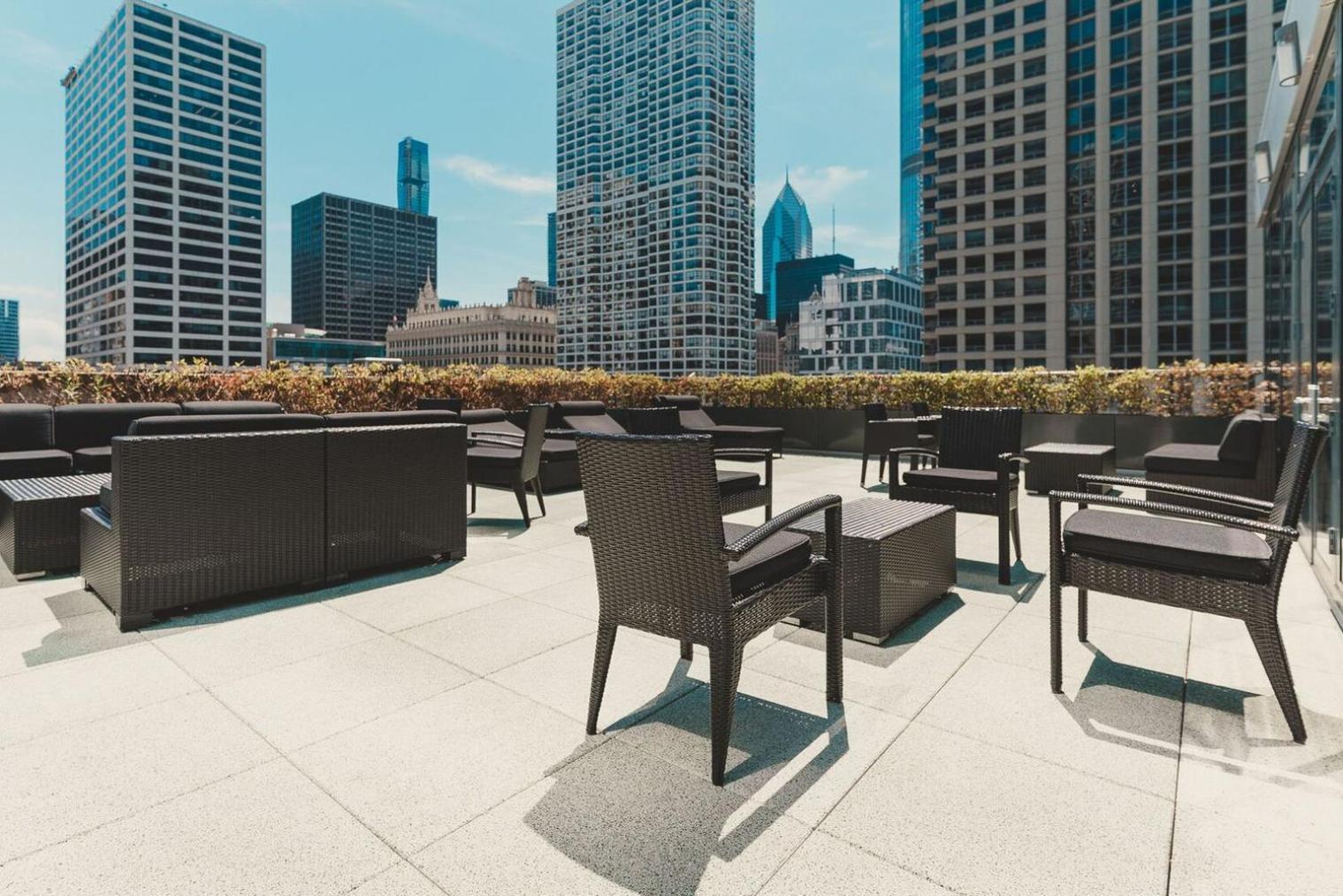 Apartment Blueground River North Doorman Pool Gym Chi-1094 *