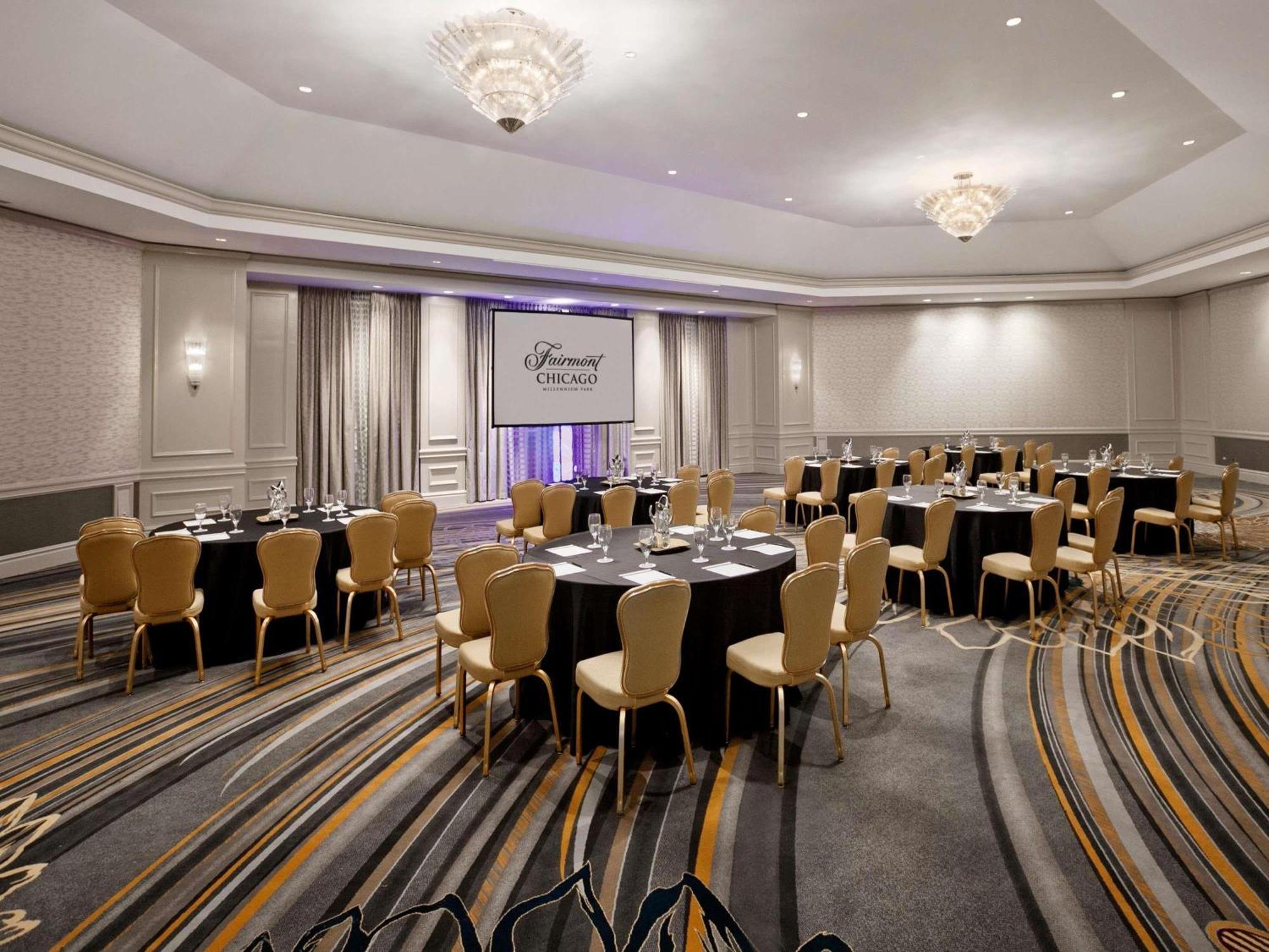 Hotel Fairmont Millennium Park 4*