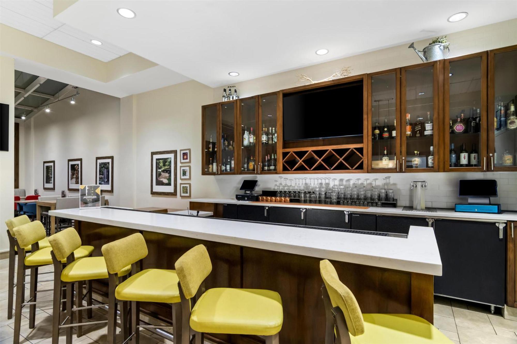Hilton Garden Downtown Riverwalk