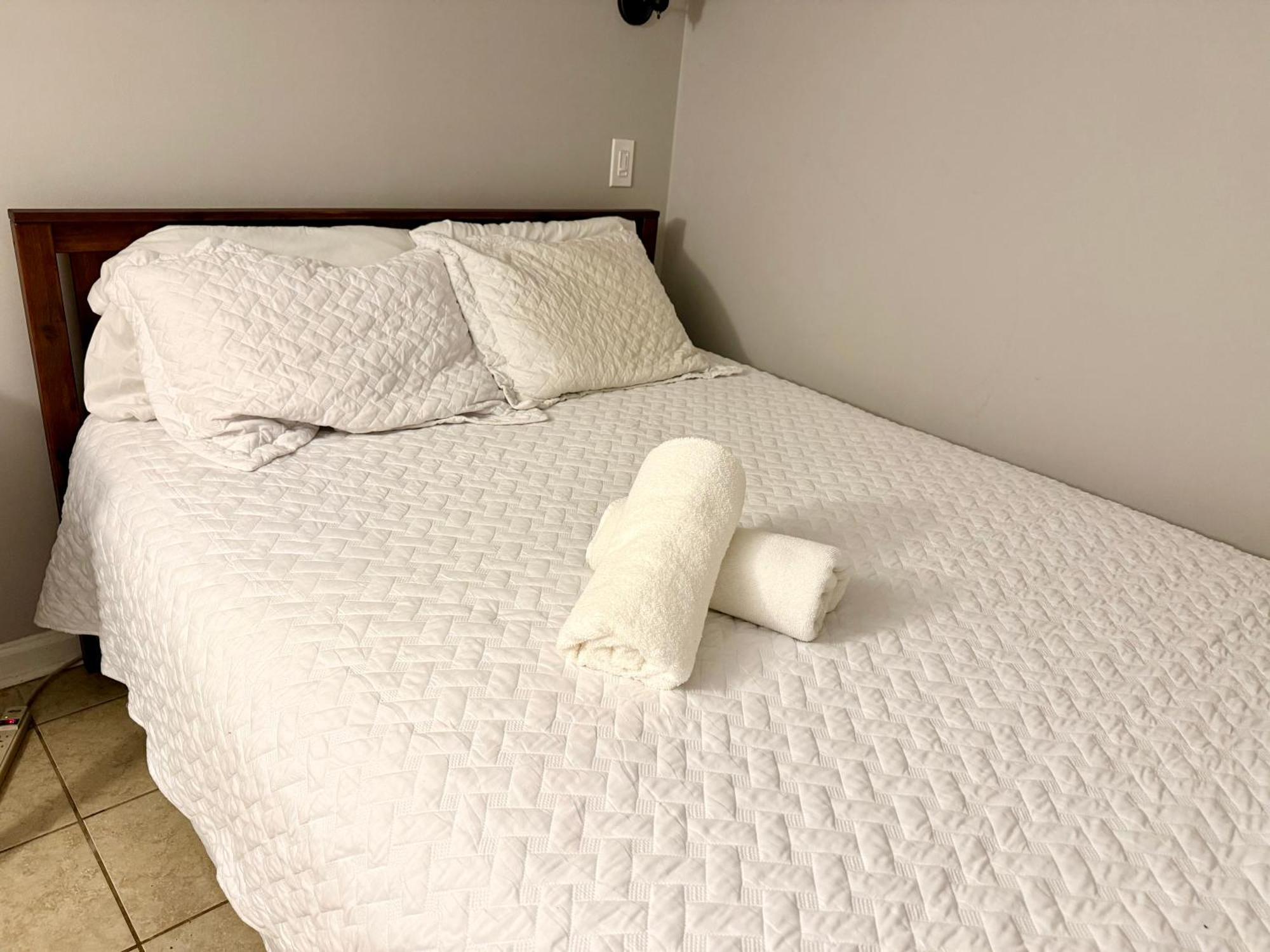 Close To Downtown - Free Parking Homestay Chicago