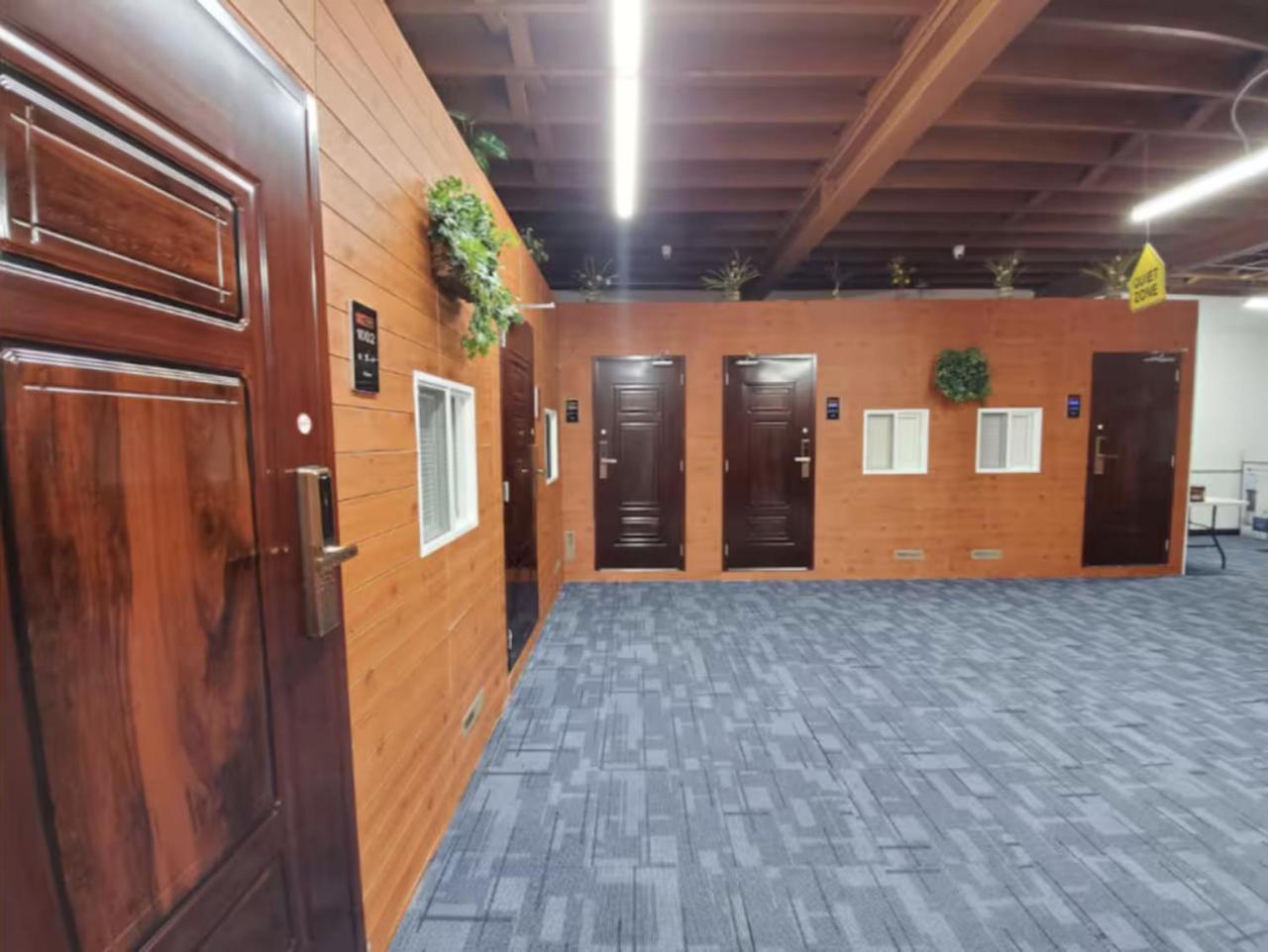 Pick. Solo Or Group, Private Rooms, Free Coffee Hotel Chicago