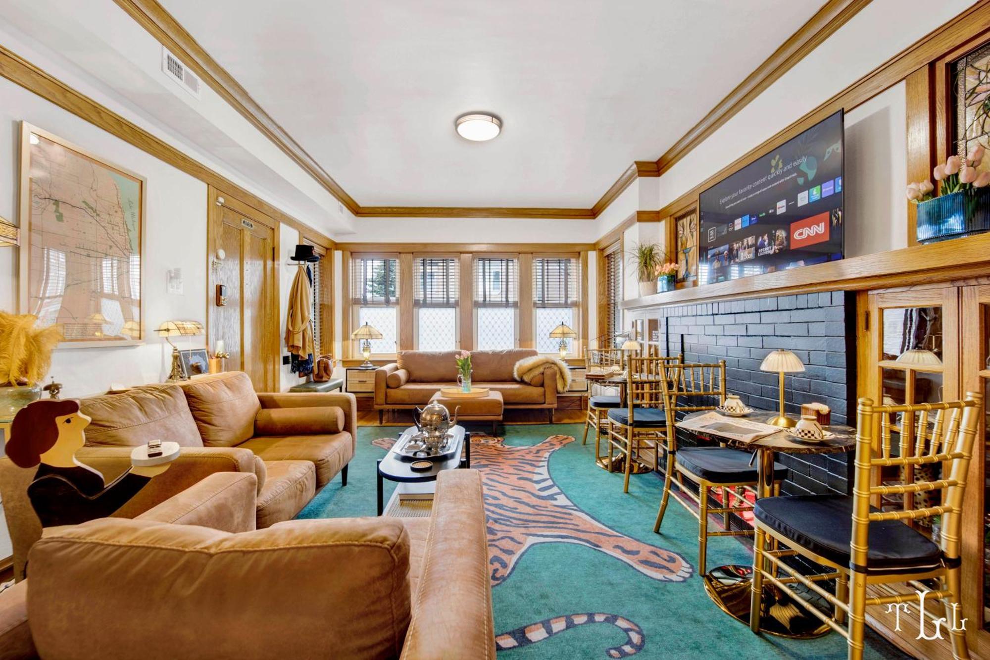 The Twin Lions: Bespoke Travel W/ Speakeasy* * Chicago