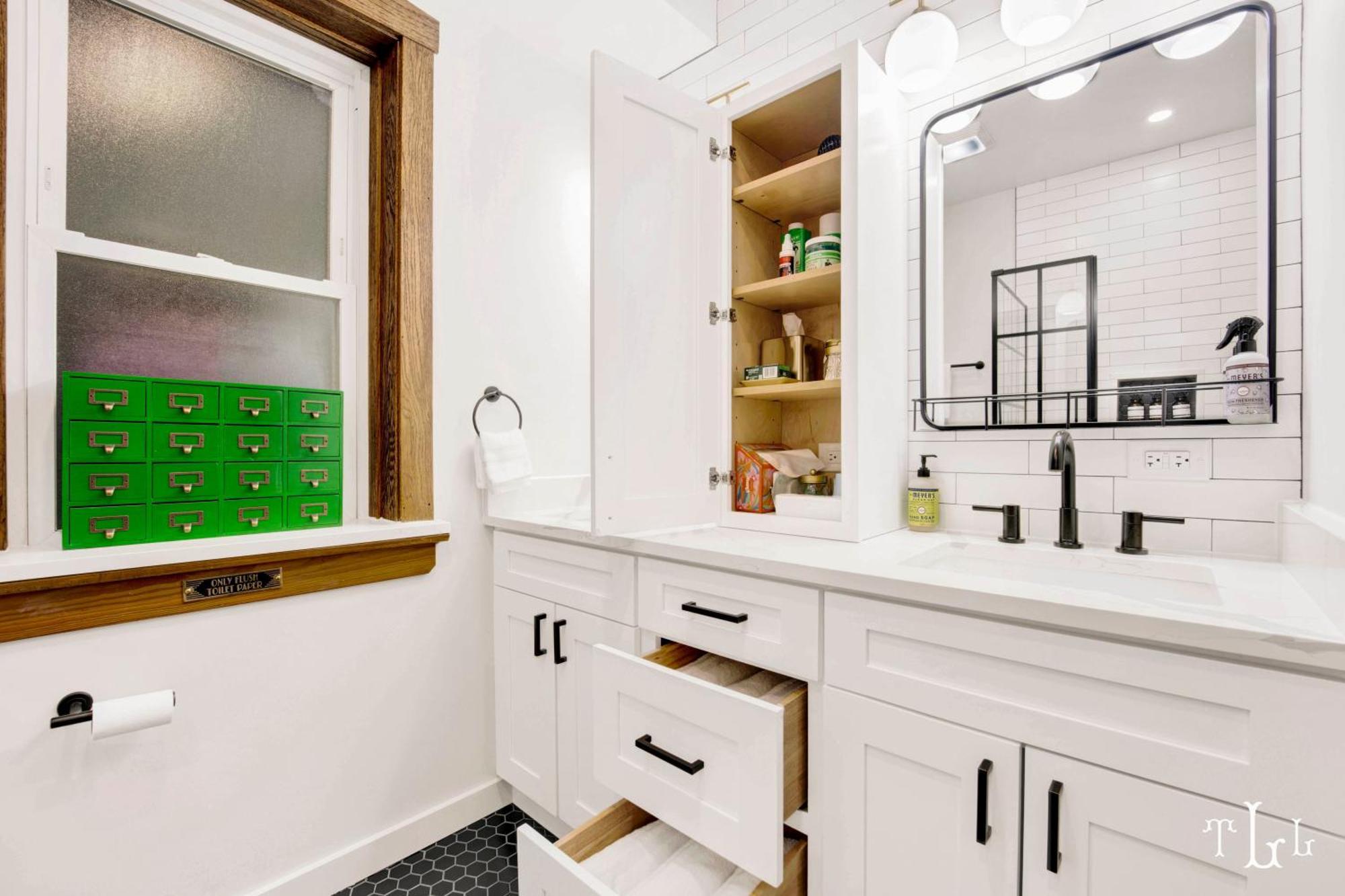 The Twin Lions: Bespoke Travel W/ Speakeasy* Apartment Chicago