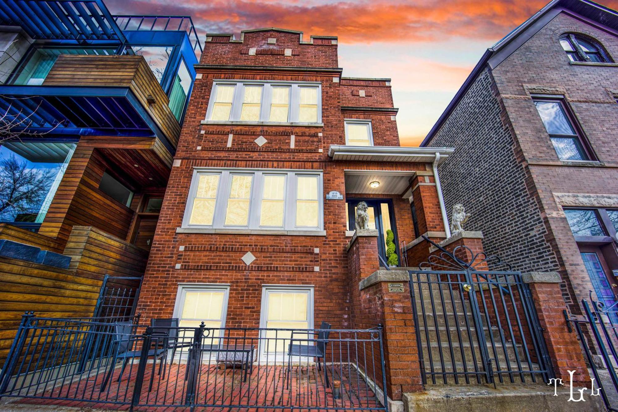 The Twin Lions: Bespoke Travel W/ Speakeasy* Apartment *