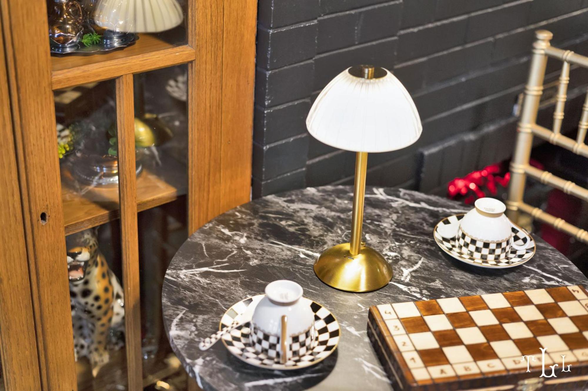 Apartment The Twin Lions: Bespoke Travel W/ Speakeasy*