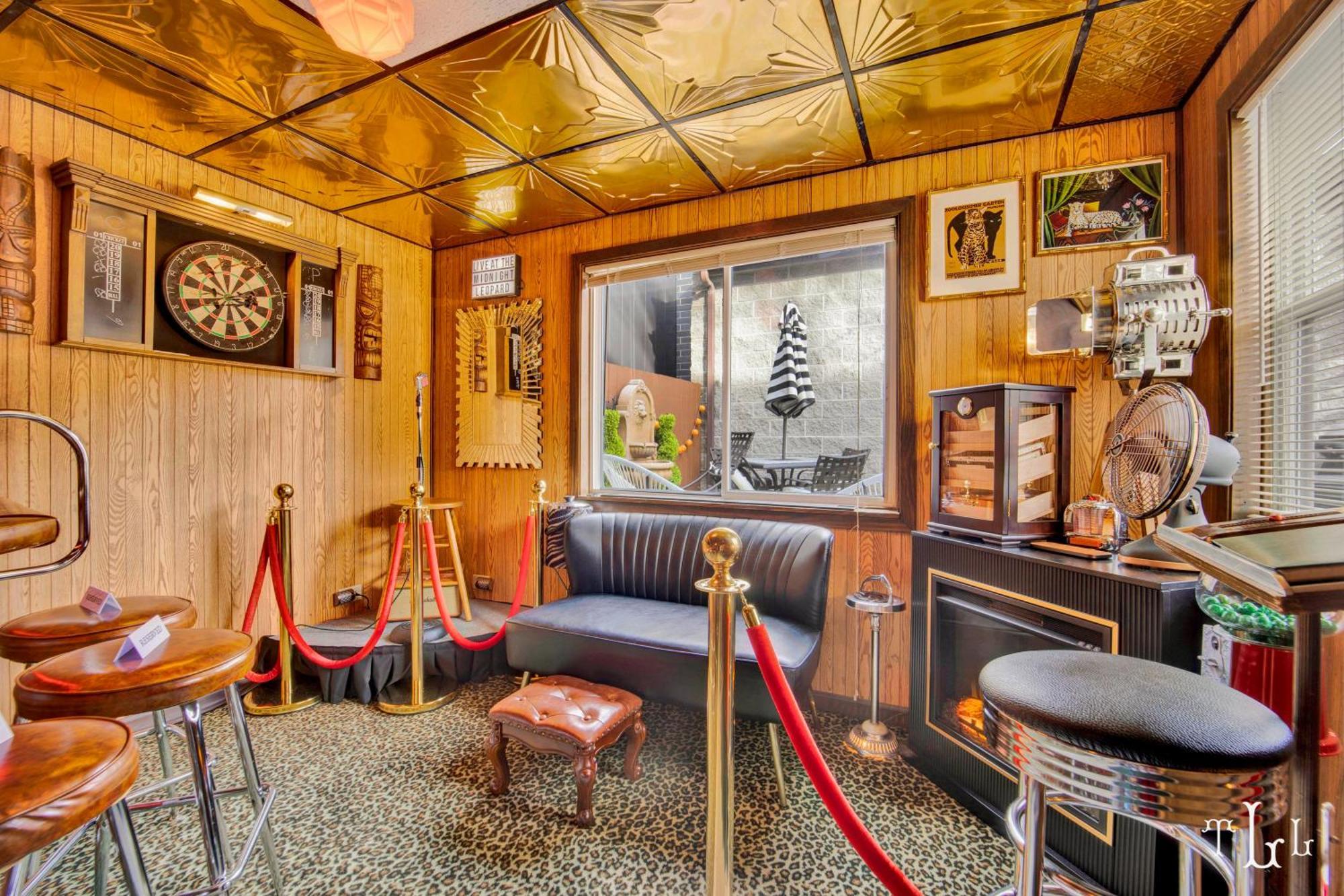 Apartment The Twin Lions: Bespoke Travel W/ Speakeasy* *