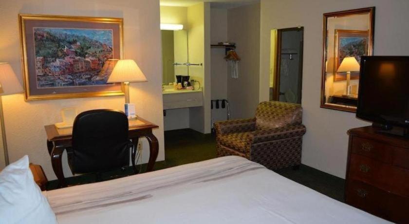 Shore Hotel